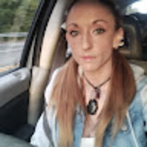 Meet your Posher, Dominique